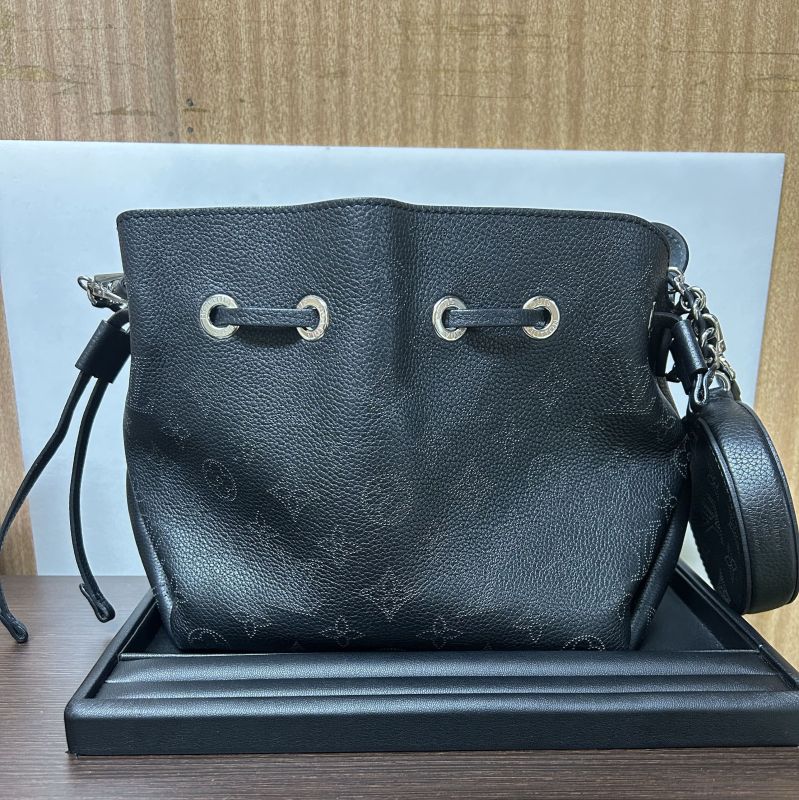ルイヴィトン バッグ マヒナ ベラ ノワール M57070