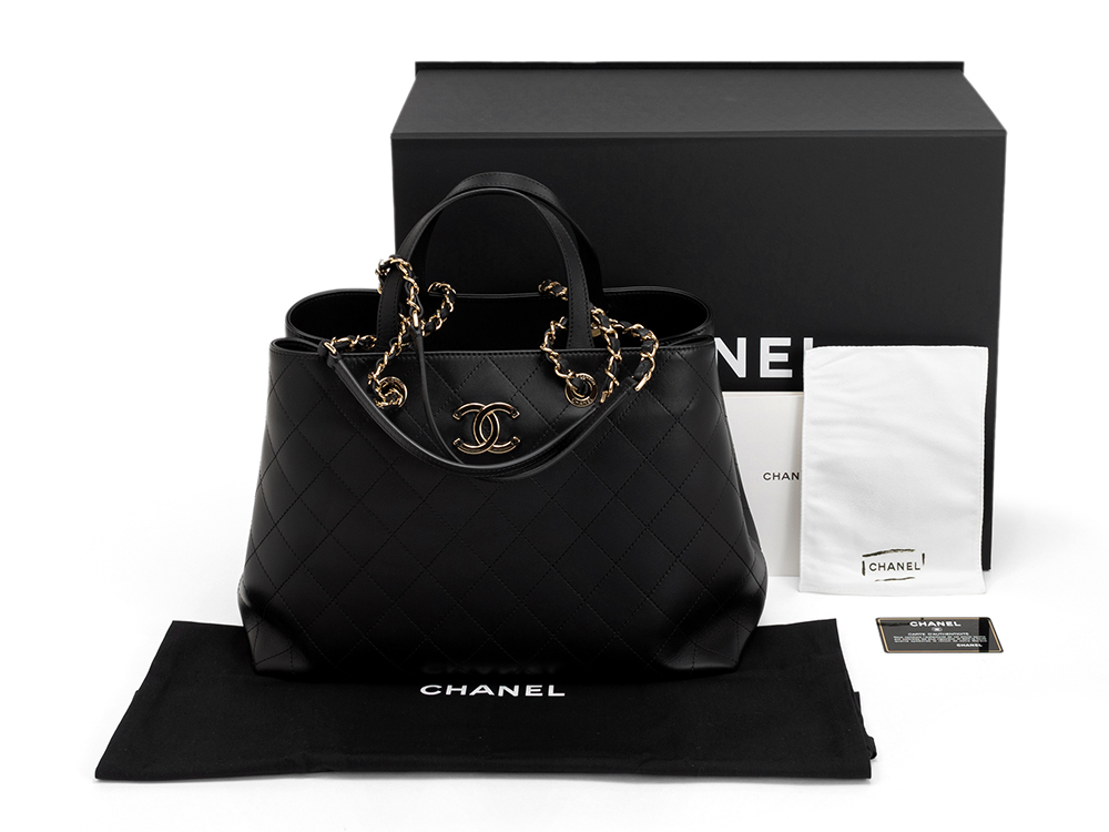 シャネルのバッグ CHANEL シャネル Classic Shopping Bag ショッピングバッグ
